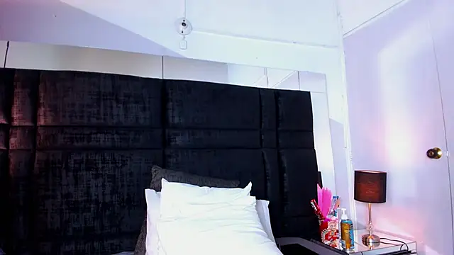 Snapshot of Miaa_Garcia chatting on 8, 3, 2025 Miaa Garcia online show from 8, 3, 2025