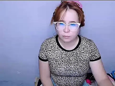 Snapshot of SubLayla01 chatting on 11, 11, 2025 SubLayla01 online show from 11, 11, 2025