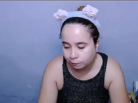 Snapshot of SubLayla01 chatting on 19, 11, 2025 SubLayla01 online show from 19, 11, 2025