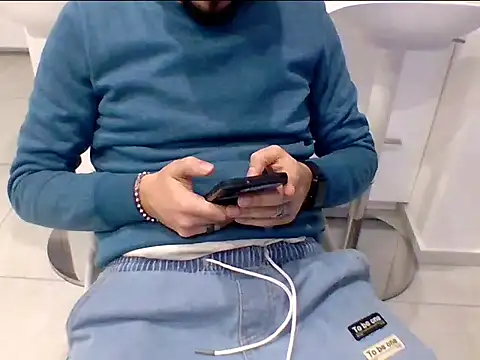 Snapshot of stepmarto3 chatting on 10, 1, 2025 stepmarto3 online show from 10, 1, 2025