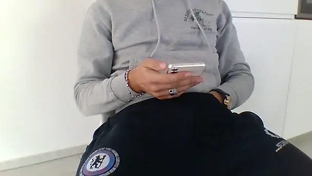 Snapshot of stepmarto3 chatting on 4, 10, 2025 stepmarto3 online show from 4, 10, 2025