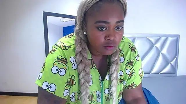 Snapshot of exotic_karmella chatting on 7, 11, 2025 exotic karmella online show from 7, 11, 2025