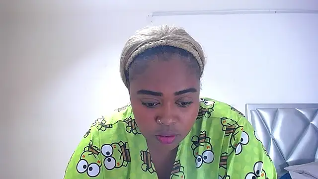 Snapshot of exotic_karmella chatting on 20, 11, 2025 exotic karmella online show from 20, 11, 2025