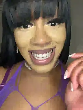 Snapshot of rayemillian chatting on 5, 4, 2026 rayemillian online show from 5, 4, 2026