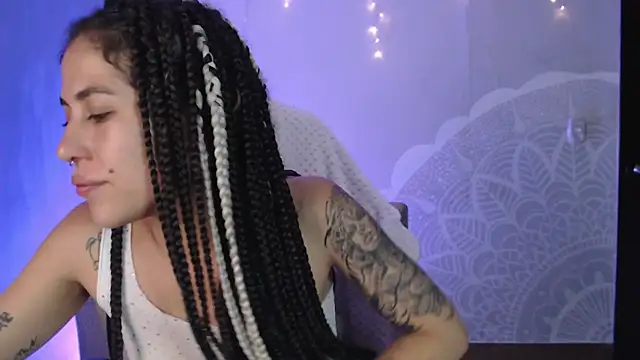 Snapshot of Hellen_dumont chatting on 7, 3, 2025 Hellen dumont online show from 7, 3, 2025