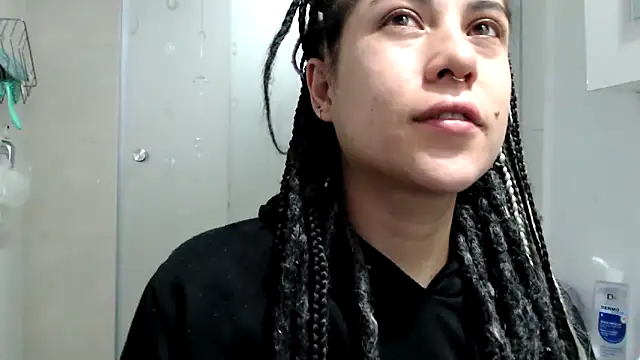 Snapshot of Hellen_dumont chatting on 21, 11, 2025 Hellen dumont online show from 21, 11, 2025