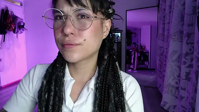 Snapshot of Hellen_dumont chatting on 5, 12, 2025 Hellen dumont online show from 5, 12, 2025