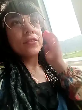 Snapshot of Hellen_dumont chatting on 19, 12, 2025 Hellen dumont online show from 19, 12, 2025