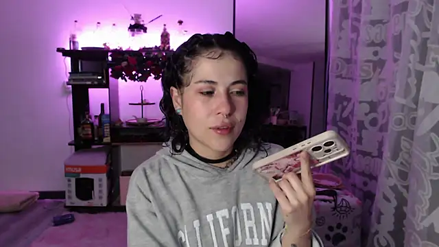 Snapshot of Hellen_dumont chatting on 8, 2, 2026 Hellen dumont online show from 8, 2, 2026