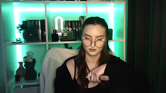 X Alisa online show from 18, 4, 2026