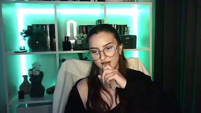 X Alisa online show from 18, 4, 2026