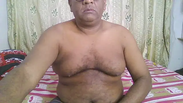 Snapshot of Beargryzzly chatting on 7, 12, 2024 Beargryzzly online show from 7, 12, 2024