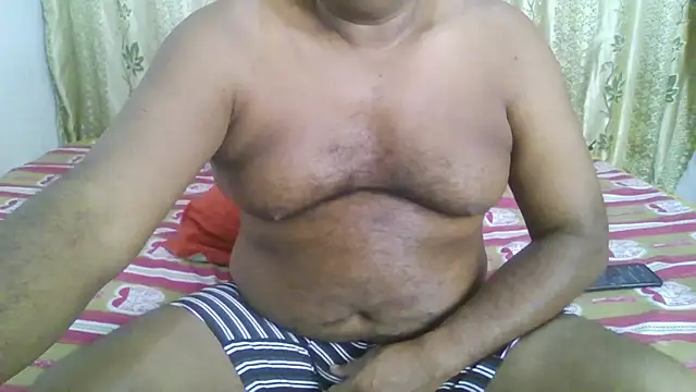 Snapshot of Beargryzzly chatting on 14, 12, 2024 Beargryzzly online show from 14, 12, 2024