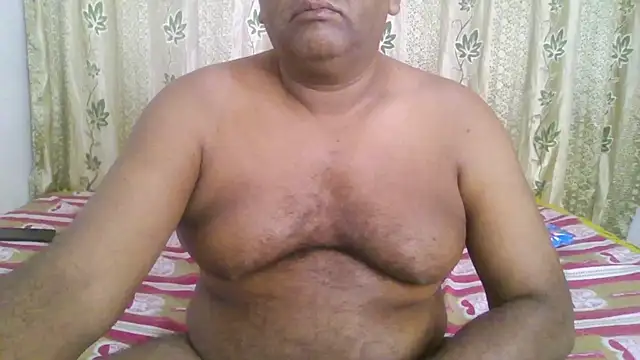 Snapshot of Beargryzzly chatting on 18, 12, 2024 Beargryzzly online show from 18, 12, 2024