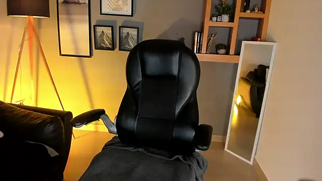 helenaduque  online show from 25, 11, 2025