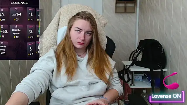 Snapshot of ElenaMaeer chatting on 15, 11, 2025 ElenaMaeer online show from 15, 11, 2025