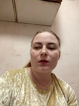 Snapshot of ElenaMaeer chatting on 4, 12, 2025 ElenaMaeer online show from 4, 12, 2025