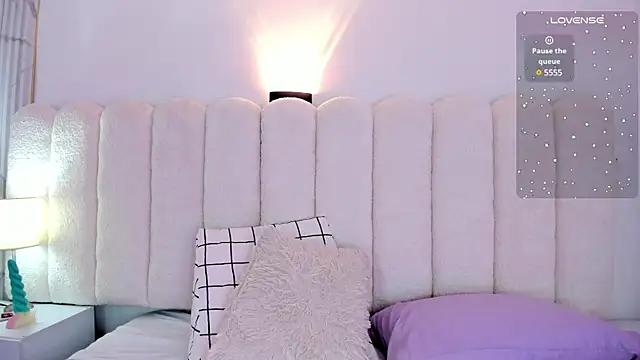 Snapshot of Mia_rom11 chatting on 21, 2, 2025 Mia rom11 online show from 21, 2, 2025