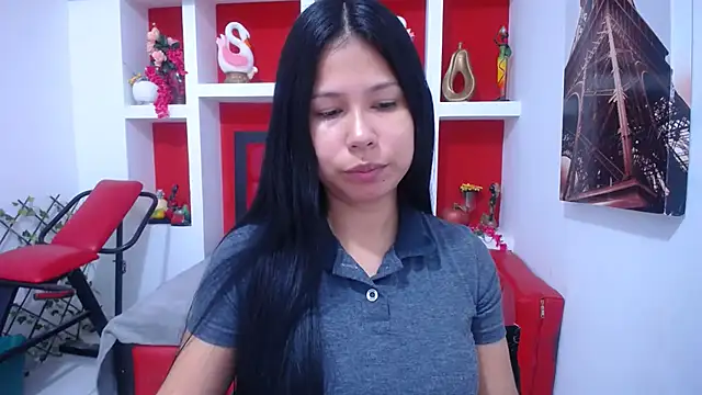 Letty Plugxo online show from 17, 10, 2025