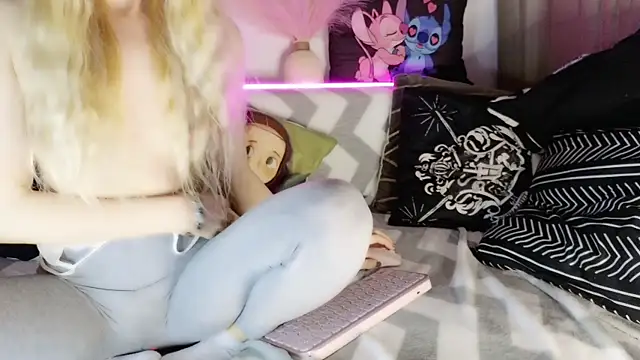 nicollewetpussy online show from 21, 2, 2025