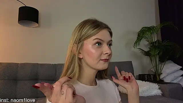 Naomi Girly online show from 20, 10, 2025