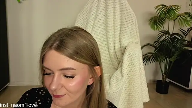 Naomi Girly online show from 19, 11, 2025