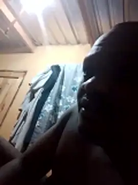 tonniii33 online show from 10, 2, 2026