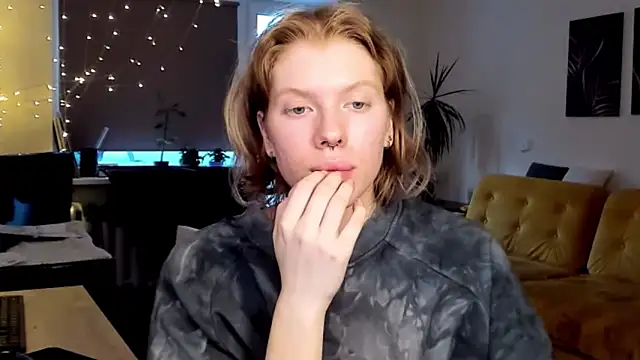 Snapshot of StellaDavis chatting on 13, 2, 2025 StellaDavis online show from 13, 2, 2025