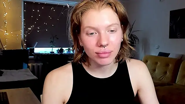 Snapshot of StellaDavis chatting on 19, 2, 2025 StellaDavis online show from 19, 2, 2025