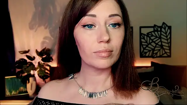 MissBeverlyMills online show from 15, 12, 2024