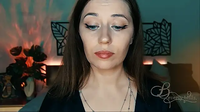 MissBeverlyMills online show from 17, 1, 2025