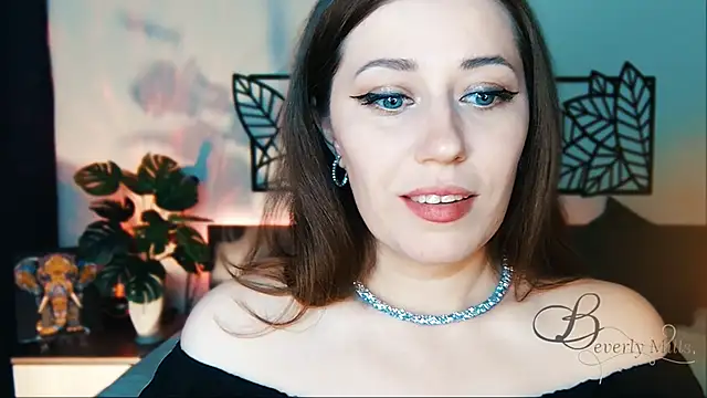 MissBeverlyMills online show from 13, 2, 2025