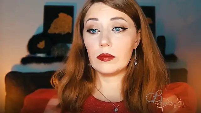 MissBeverlyMills online show from 19, 9, 2025