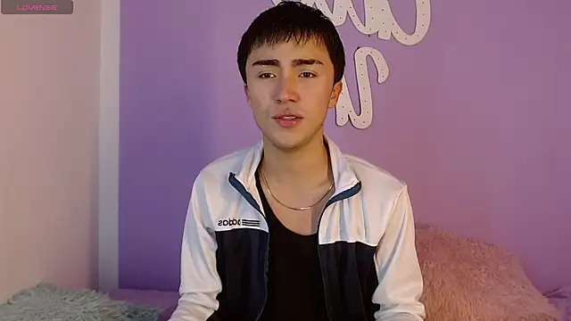 santi-fabulous online show from 4, 12, 2024