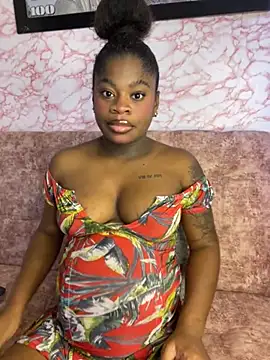 Snapshot of Tamara_Lubezkii chatting on 3, 10, 2025 Tamara Lubezkii online show from 3, 10, 2025