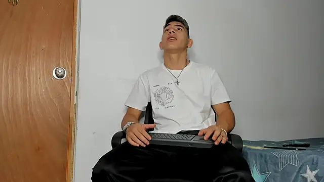 andrew rose  online show from 20, 12, 2025