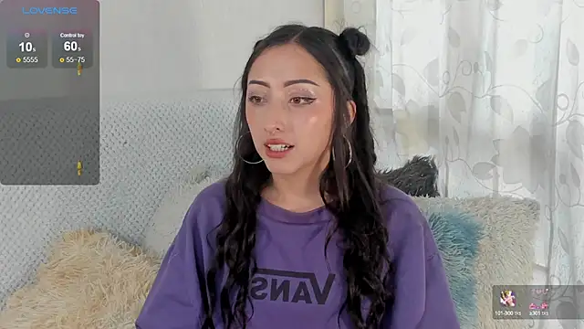 Snapshot of v1cky_ chatting on 7, 3, 2025 v1cky online show from 7, 3, 2025