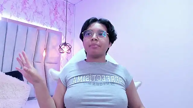 Snapshot of Emmapark_ chatting on 8, 3, 2025 Emmapark online show from 8, 3, 2025
