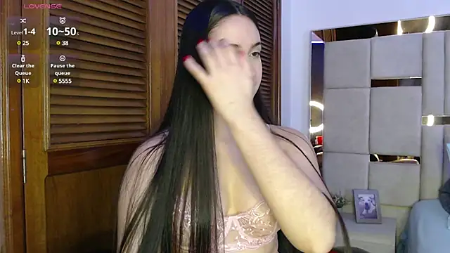 Snapshot of sofiaduque_26 chatting on 6, 12, 2024 sofiaduque 26 online show from 6, 12, 2024