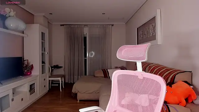 Snapshot of bella_apont chatting on 29, 10, 2025 bella apont online show from 29, 10, 2025