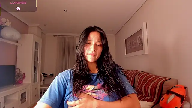 Snapshot of bella_apont chatting on 1, 11, 2025 bella apont online show from 1, 11, 2025