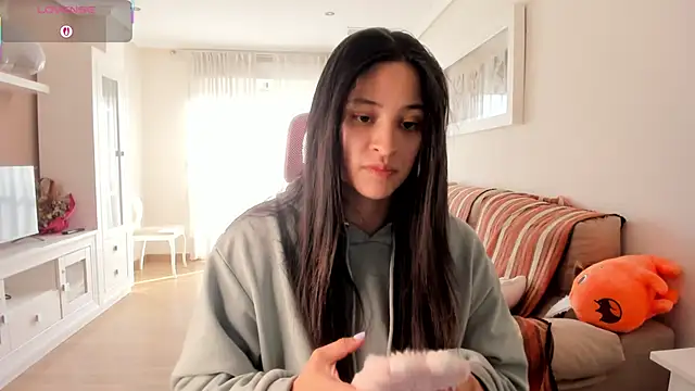 Snapshot of bella_apont chatting on 23, 11, 2025 bella apont online show from 23, 11, 2025