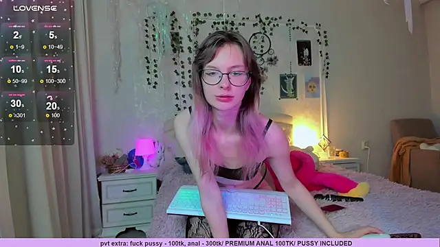 Snapshot of Neko_kitsune1 chatting on 12, 11, 2025 Neko kitsune1 online show from 12, 11, 2025