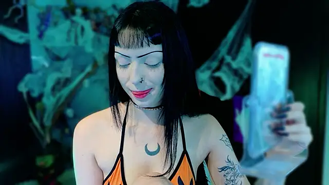 Madison Jackson online show from 28, 10, 2025