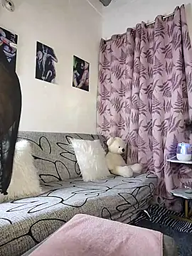 Charlotte Bayron online show from 23, 10, 2025