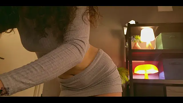 Miley Smile online show from 29, 9, 2025