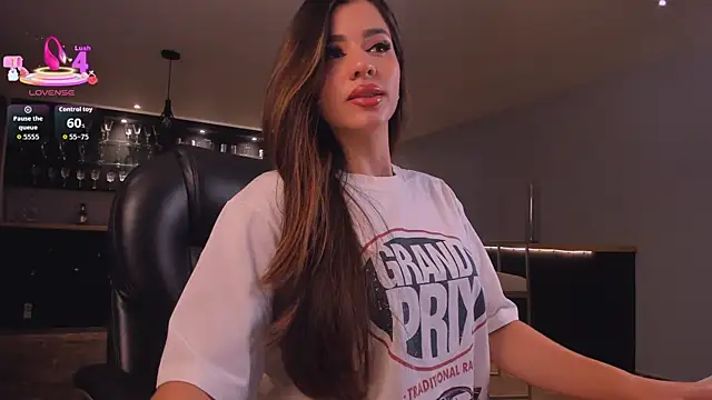 RoxanneHill  online show from 13, 9, 2025