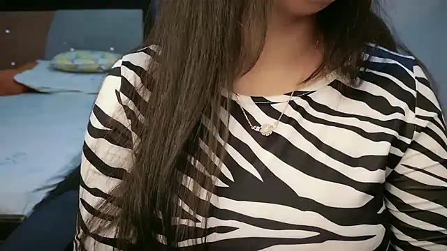 Snapshot of Spice-Summi chatting on 15, 11, 2025 Spice-Summi online show from 15, 11, 2025