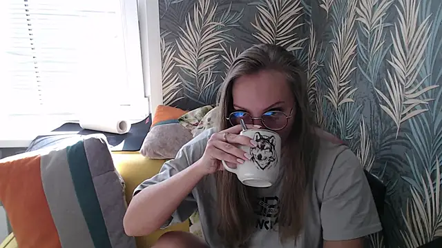 Snapshot of Kelly_Hardy chatting on 20, 9, 2025 Kelly Hardy online show from 20, 9, 2025