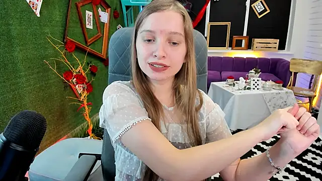 Snapshot of MayaSinabon chatting on 8, 12, 2024 MayaSinabon online show from 8, 12, 2024